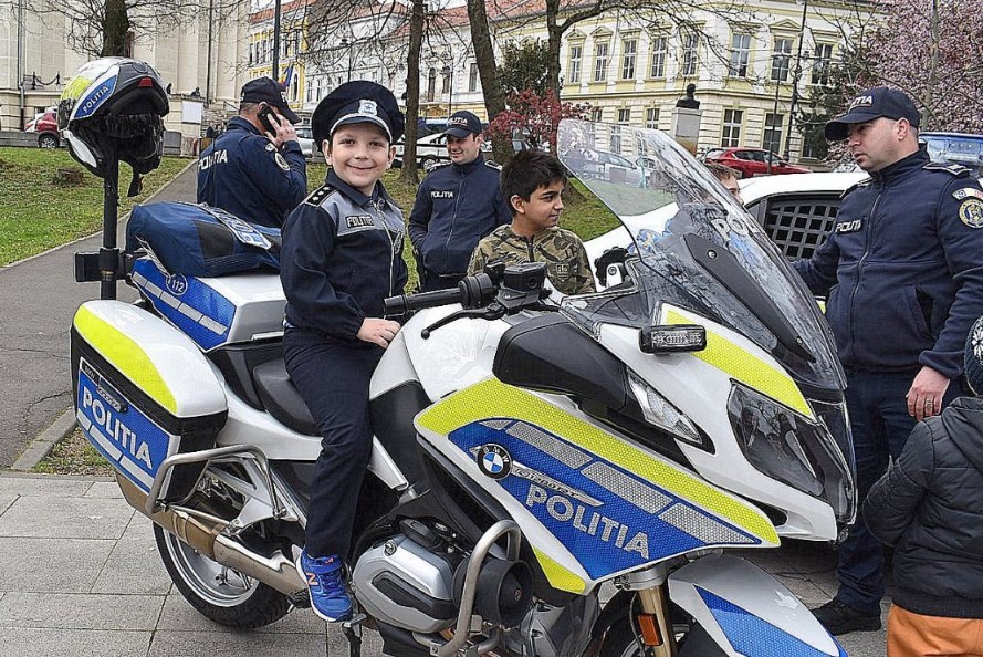 Poliția e cu noi! (FOTO)