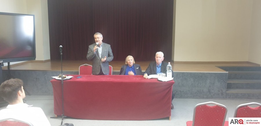 „Aspirații și derapaje în educația contemporană” – prelegere susținută la Colegiul Național „Preparandia – Dimitrie Țichindeal” de prof. univ. dr. Anton Ilica (FOTO)