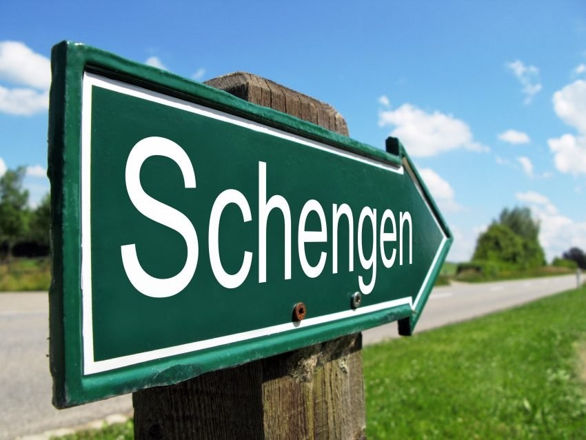 Comisarul european pentru afaceri interne a propus Consiliului să stabilească anul acesta data când România și Bulgaria vor intra în Spațiul Schengen și cu frontierele terestre