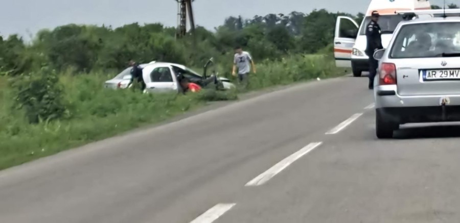 Accident cu două victime, la intrare în Ineu