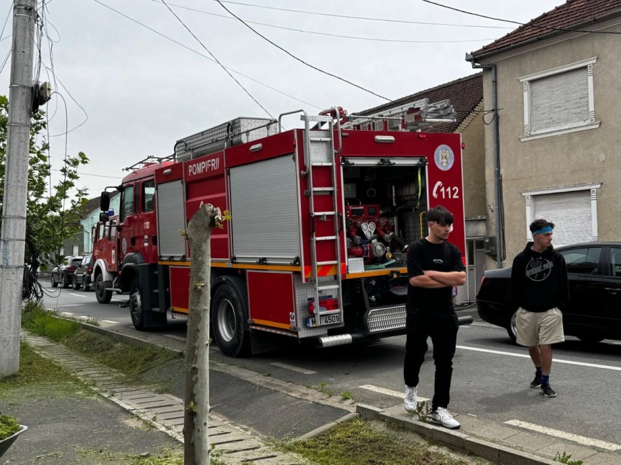 (FOTO) Incendiu la o casă din Lipova