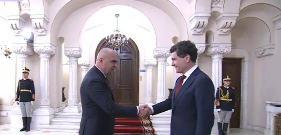 Nicușor Dan a depus jurământul și a devenit oficial președinte / UPDATE: Noul președinte a fost primit la Cotroceni de fostul președinte interimar