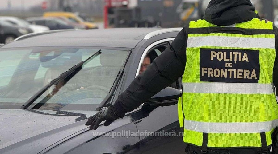 Trei străini fără drept de a călători în Schengen au fost depistați de polițiștii de frontieră
