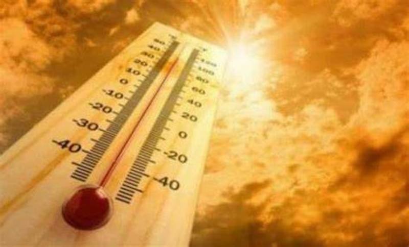 Alerte meteo. Aproape toată țară se confruntă cu canicula, iar jumătate de teritoriu e afectat de ploi torențiale și vijelii