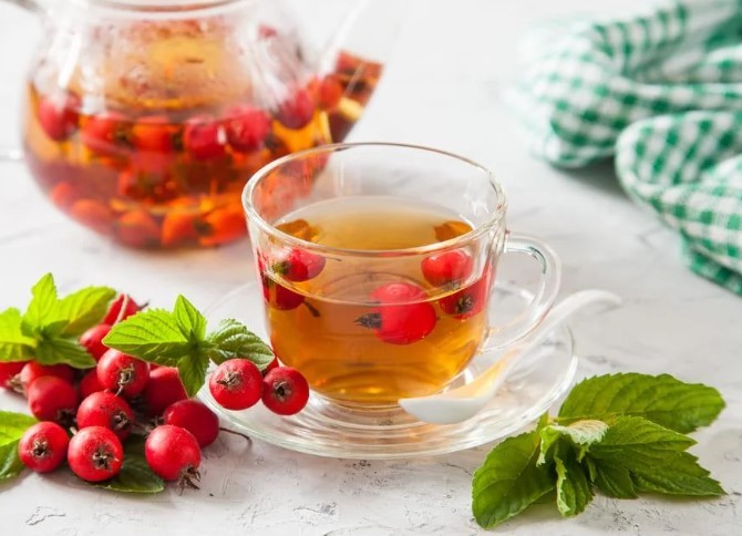 Ceaiul de păducel – un aliat natural pentru inimă și nu numai