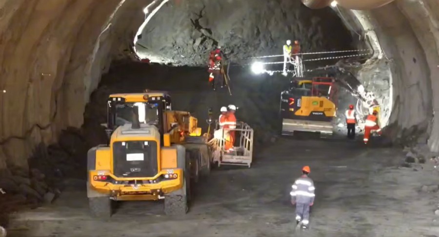 Când va avea loc prima străpungere la primul segment de tunel de pe lotul Margina-Holdea al autostrăzii