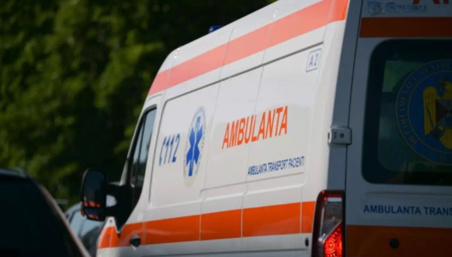 Un bebeluș grăbit să vină pe lume s-a născut într-o ambulanță. Mesaj emoționat al DSU: