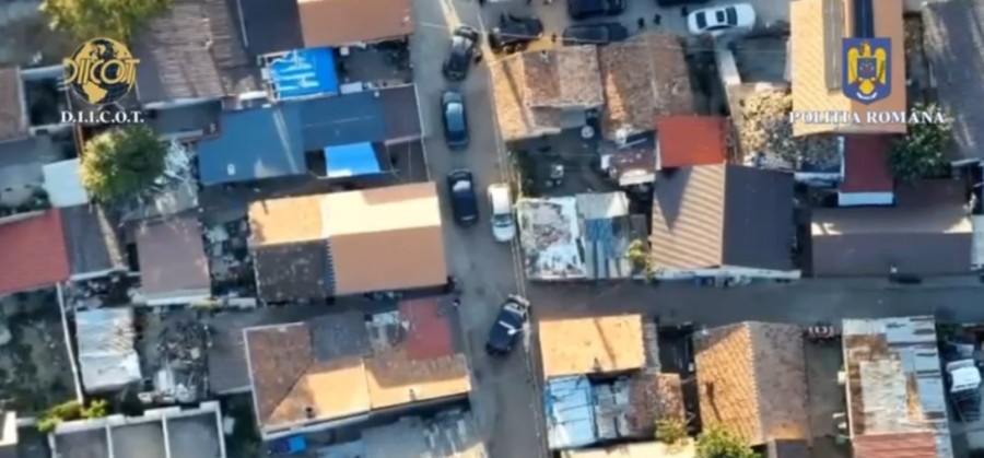 Descinderi matinale în Arad: percheziții în mai multe cartiere din municipiu / UPDATE: 65 de mandate de aducere (FOTO)