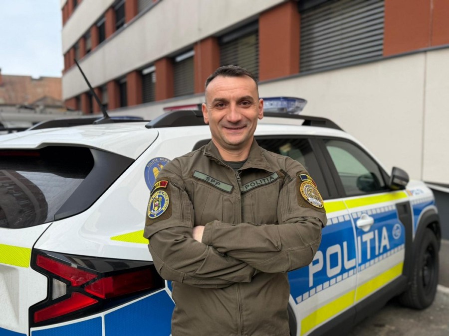 Femeie salvată între vitrinele cu plăcinte: reacția fulger a unui polițist