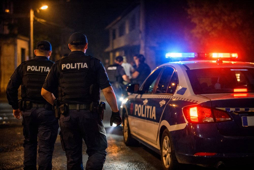 Curtici - bărbat lovit cu sticla-n cap pentru că are o relație cu fosta iubită a agresorului; Gurba - femeie amenințată cu moartea