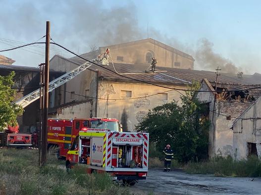Update 2-Flăcările au ajuns la o parte din electrocasnice