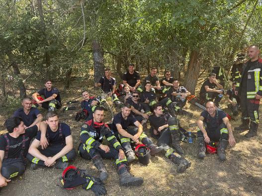 O săptămână în linia întâi: pompierii arădeni luptă cu incendiile din Serbia