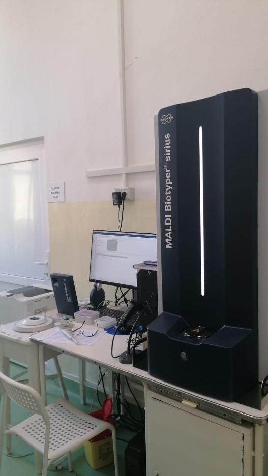 Diagnostic salvator în doar câteva minute la Spitalul Județean Arad. Un pacient cu meningoencefalită a fost tratat rapid datorită unui aparat performant
