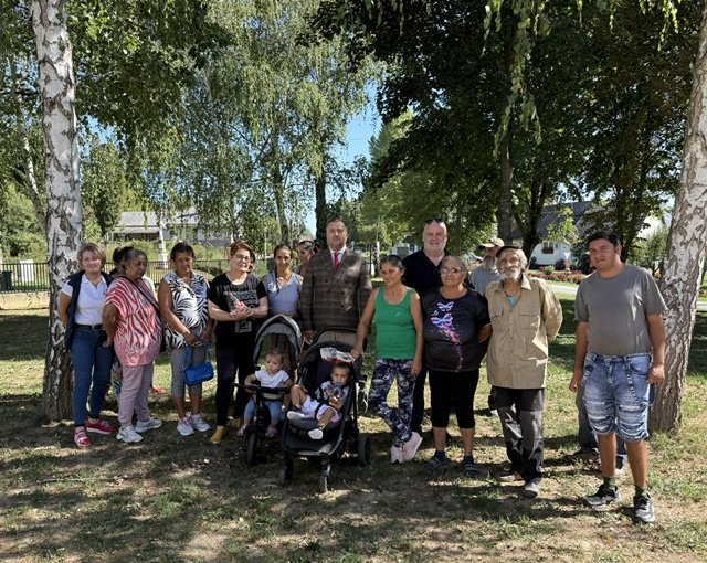Consulul general Florin Vasiloni în vizită la comunitățile de băieși din jurul orașului Nagykanisza - Ungaria (FOTO)