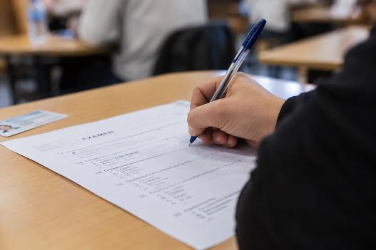 Nemulțumiri după examenul pentru directorii de școli din Arad. „Unele întrebări necesitau 5-6 minute!”