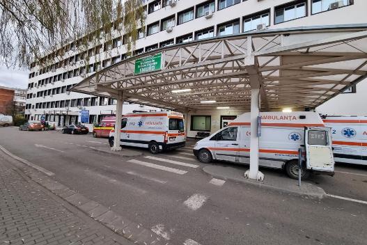 Salvat de medicii din Arad după un traumatism cranian devastator! Un tânăr de 33 de ani a fost externat după șase săptămâni